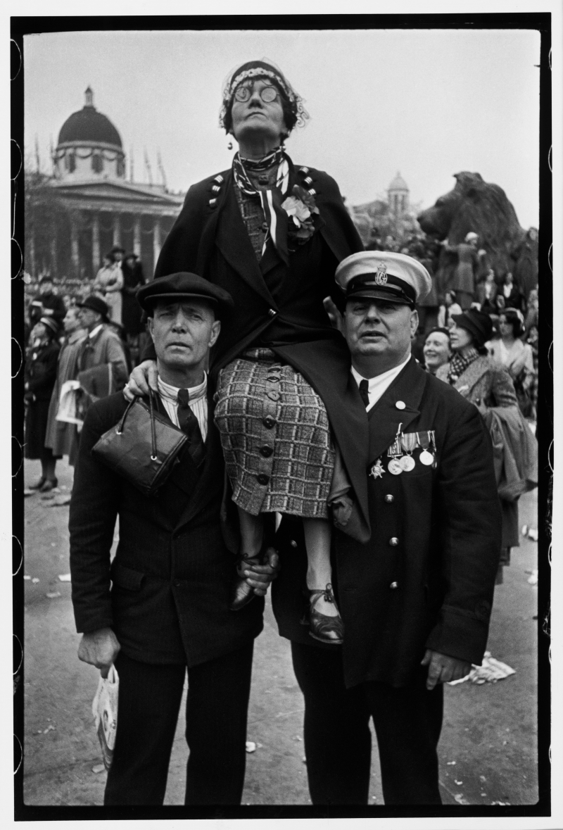 Henri Cartier-Bresson, Krönung Königs George VI., London, Großbritannien, 12. Mai 1937, © 2024 Fondation Henri Cartier-Bresson / Magnum Photos