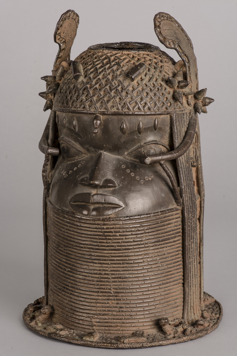 Gedenkkopf eines Königs uhunmwun elao, Unbekannte Werkstatt der Bronzegießergilde Igun Eronmwon, Königreich Benin, Nigeria, 19. Jh., Gelbguss, MARKK © MARKK