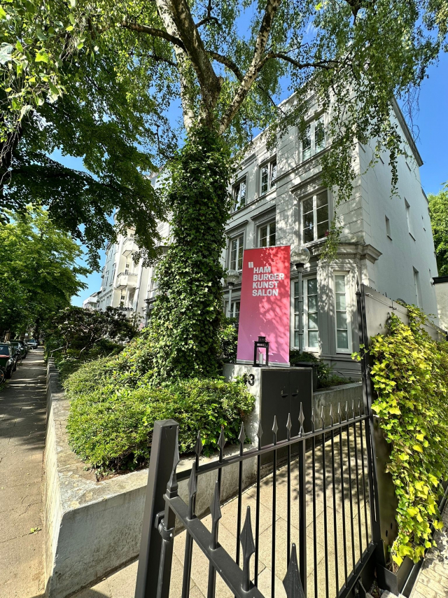 Besuch des Hamburger Kunstsalons (Bildnachweis: Der „Hamburger Kunstsalon“ in Hamburg-Pöseldorf. (Fotografiert von Christian Mühlenbeck))